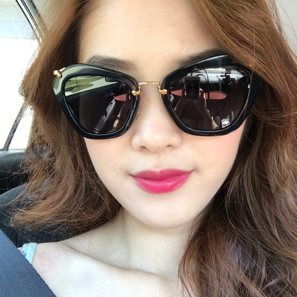 Meet your Posher, Hang - Picture 1 of 1